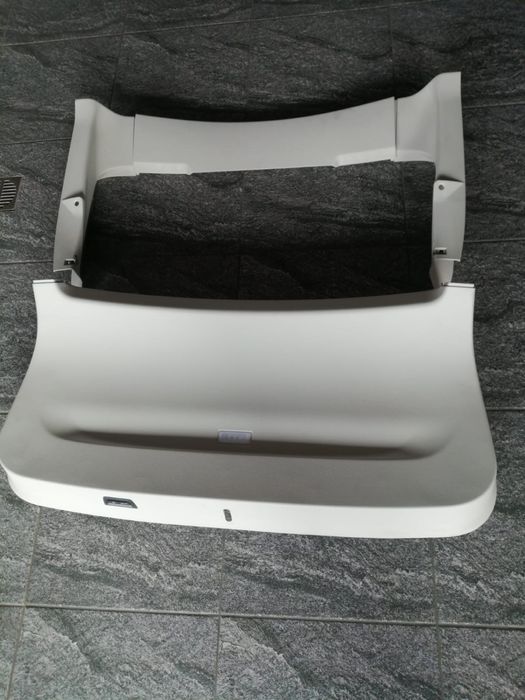 Tapicerka tylnej klapy bagażnika BMW X4