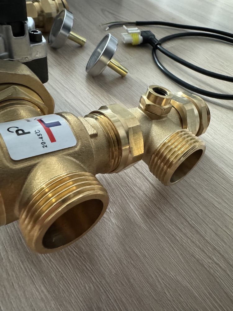 Zespół mieszający do ogrzewania podłogowego z pompą Grundfos, PHA-131.