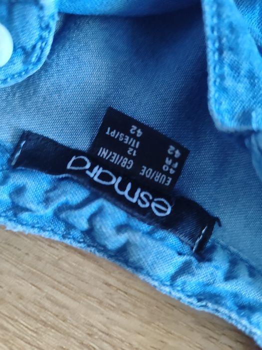 Jeansowa bluzka na długi rękaw zapinana na guziki