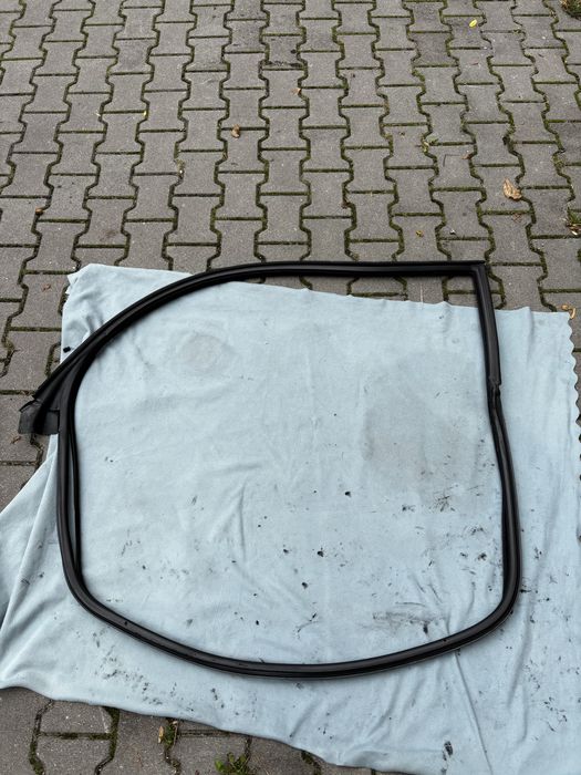 BMW e46 coupe cabrio słupki boczki zderzaki uszczelki tapicerka części