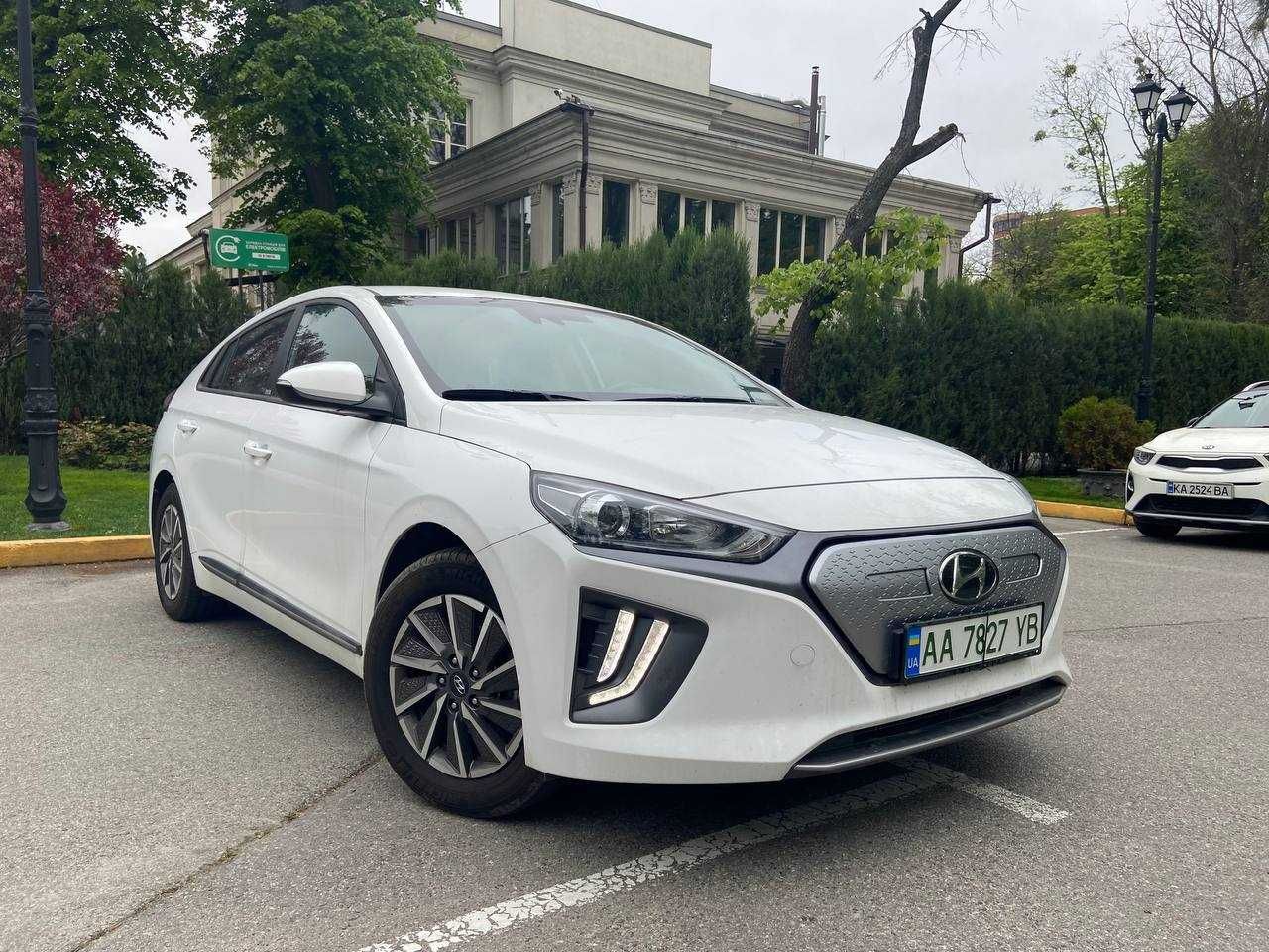 Продам б/в автомобіль Hyundai Ioniq 2021