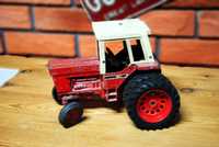 Zabytkowy Traktor ERTL International Harvester 1586, 1:16