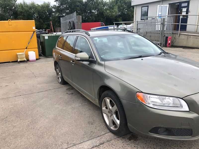 Капот Volvo V70 розборка шрот
