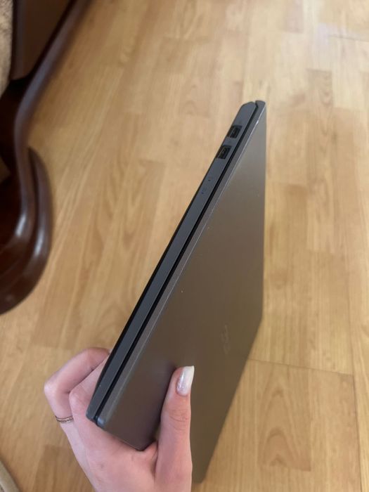 Asus Vivo Book 15 8/512gb i3 10gen