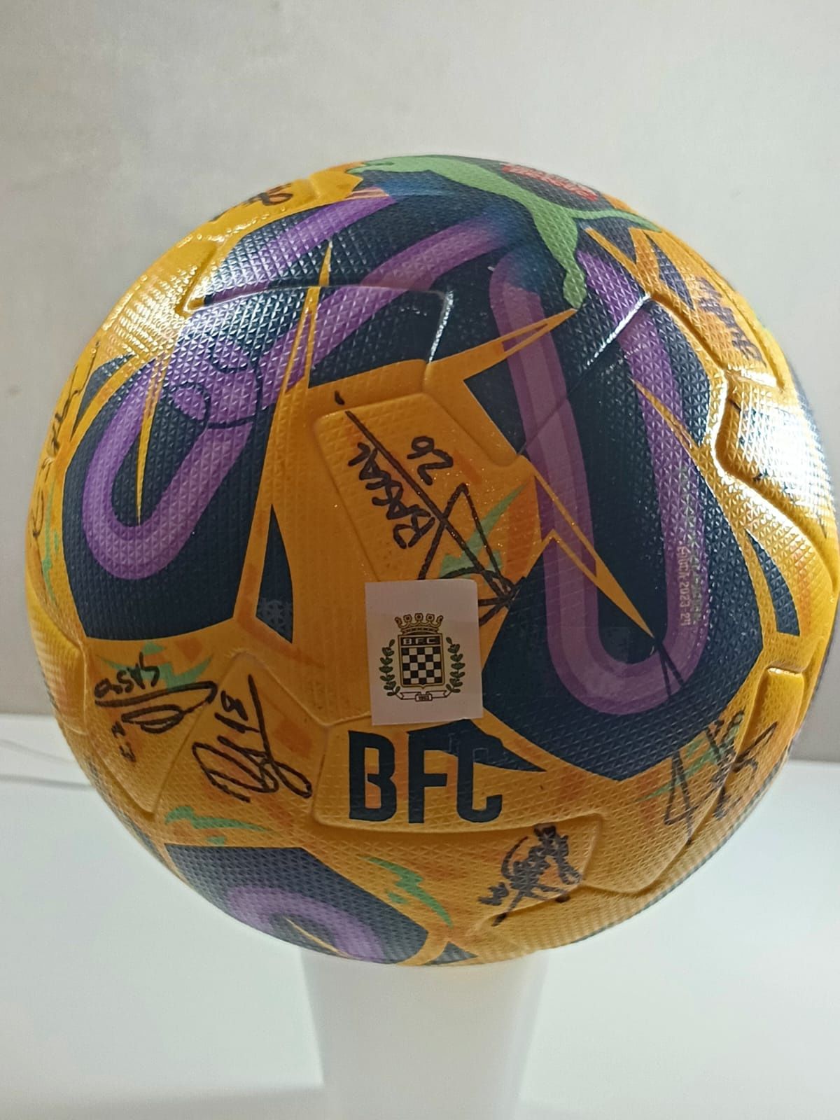 Bola autografada Boavista