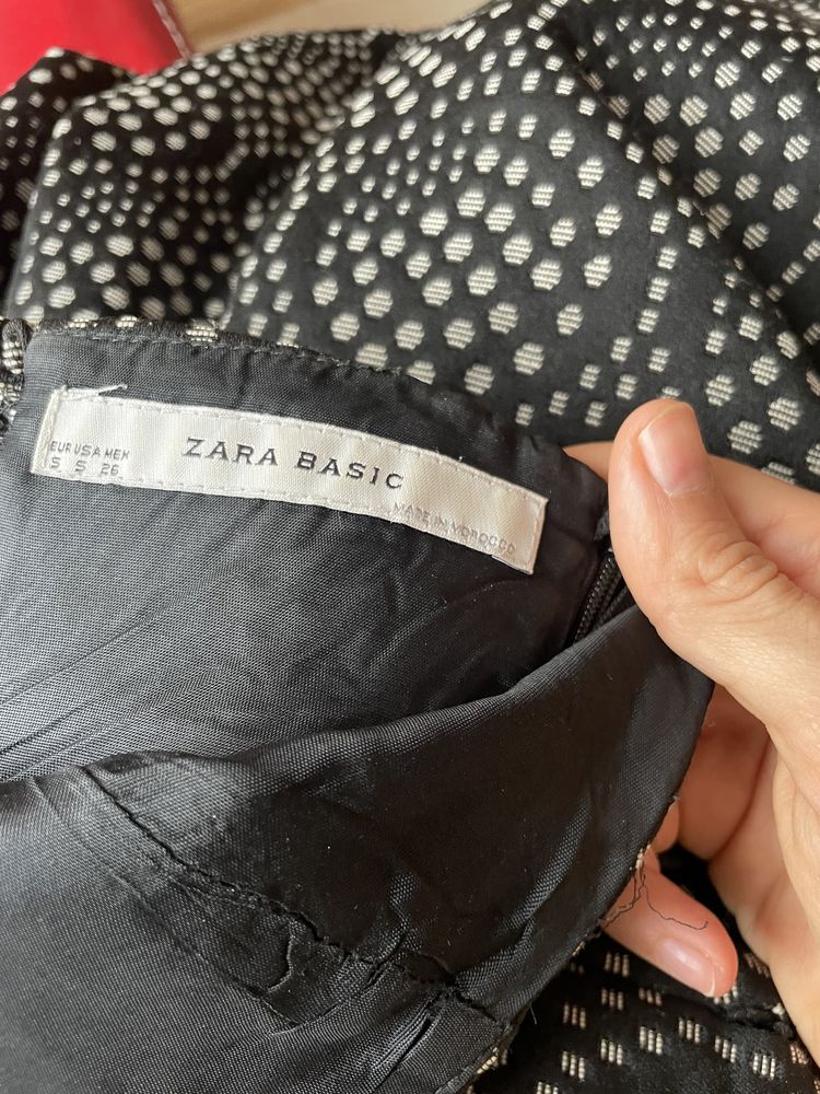 Zara elegancka sukienka bombka z odkrytymi plecami rozmiar s