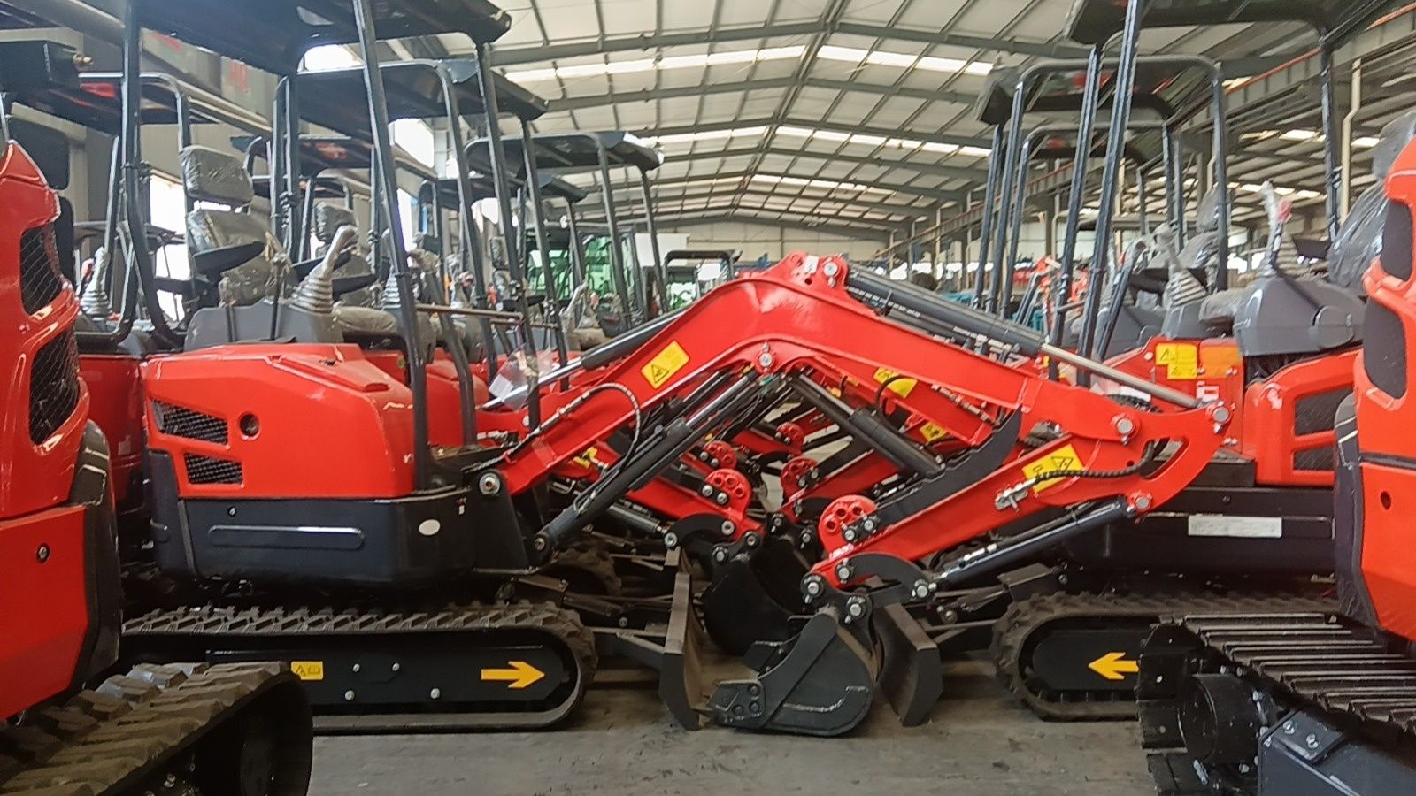 escav/giratoria nova  2000kg motor Kubota
