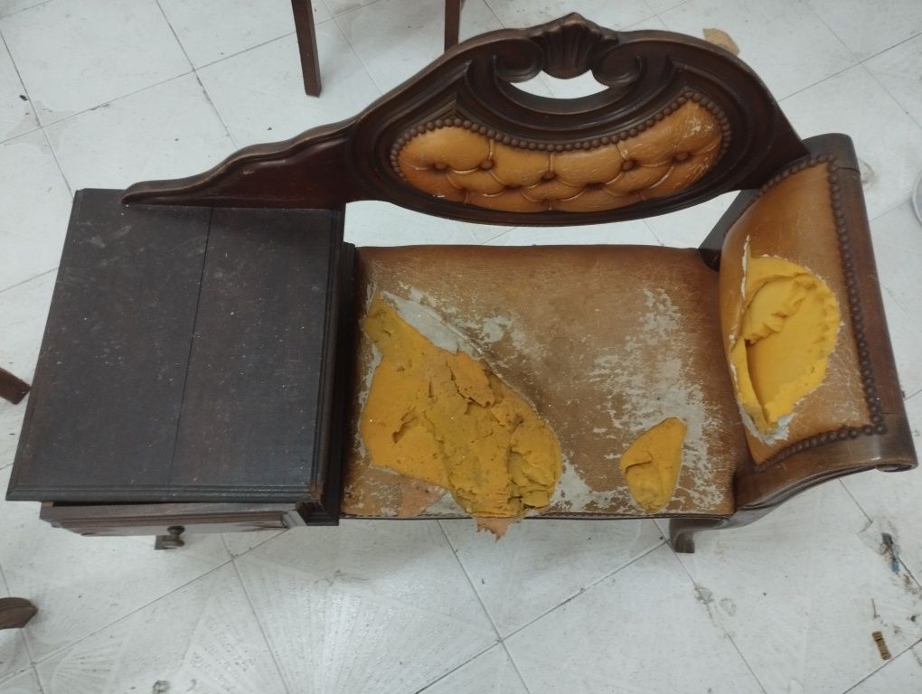 Cadeira, chapeleiro e suporte para vasos em madeira