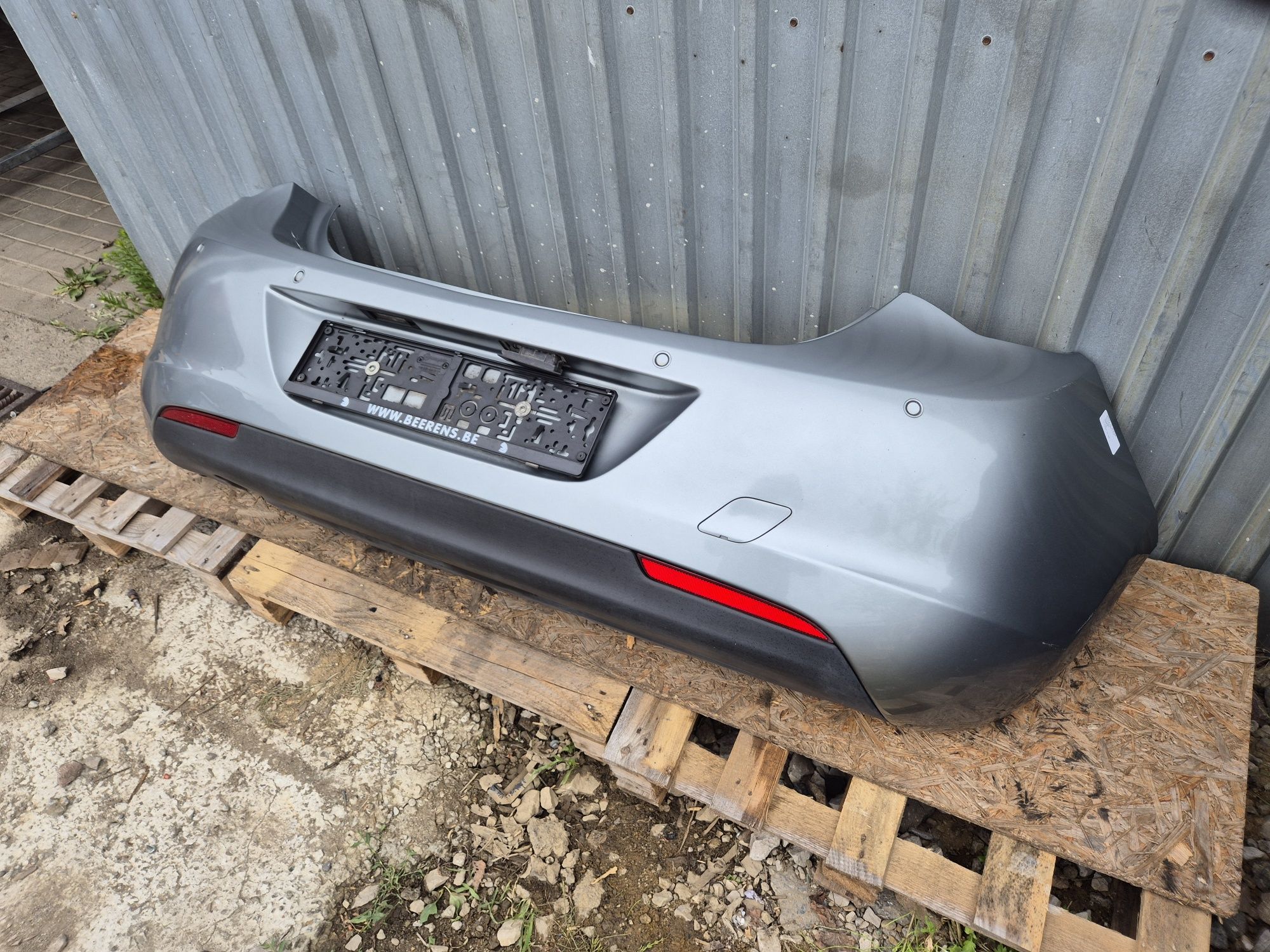 Zderzak tylny Opel Astra J HB  PDC  Z179 Kompletny