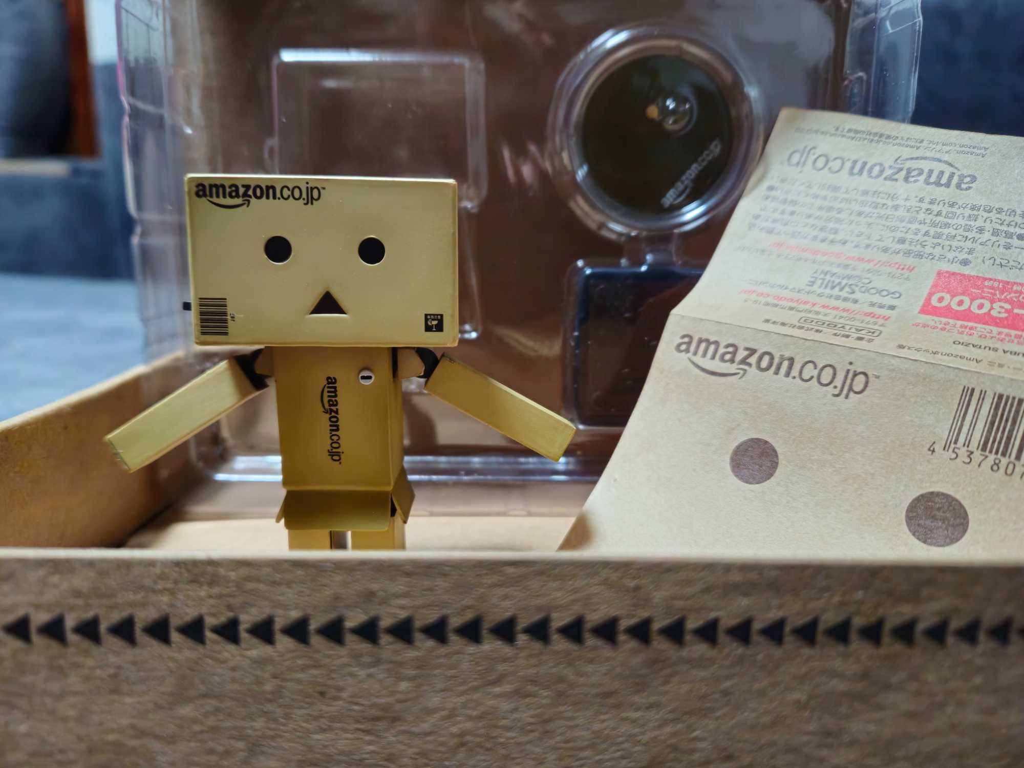Фигурка Картонный человечек оригинал Revoltech Danbo Mini Amazon