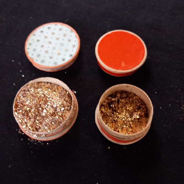 Caixas vintage com brilhantes