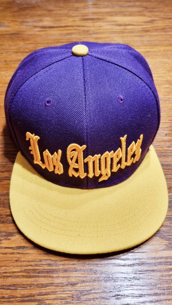 Czapka Los Angeles Fullcap fioletowo żółta NBA Lakers