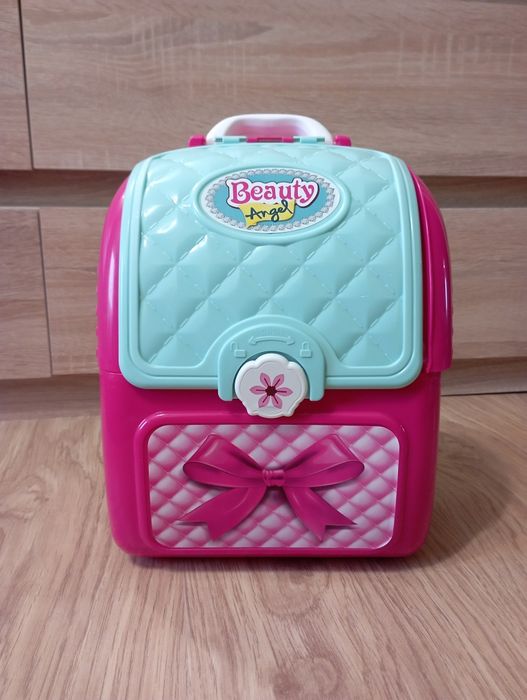 Трюмо для дівчинки в чемодані ( салон краси)