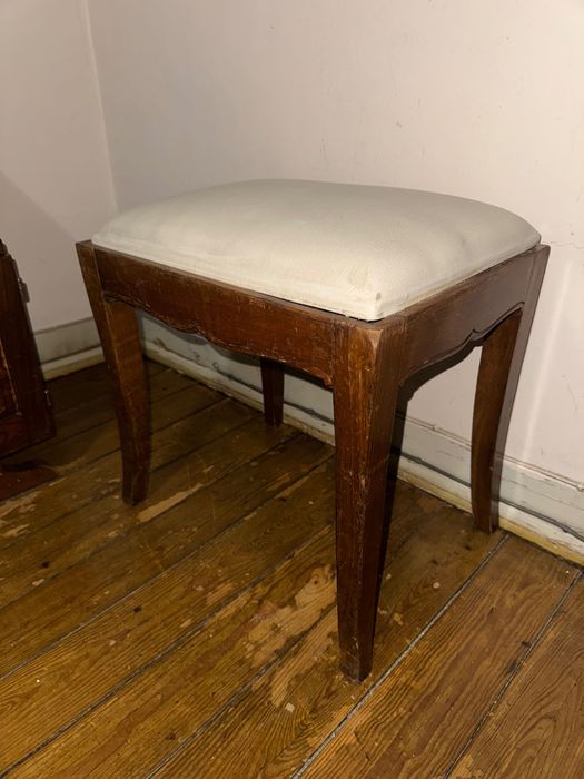 Cadeira + banco de apoio