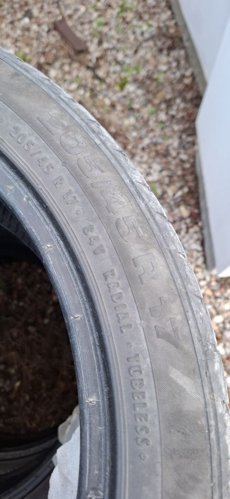 Komplet opon letnich 205/45 R17