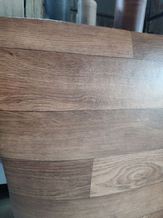 Лінолеум від побутового до напів комерційного.