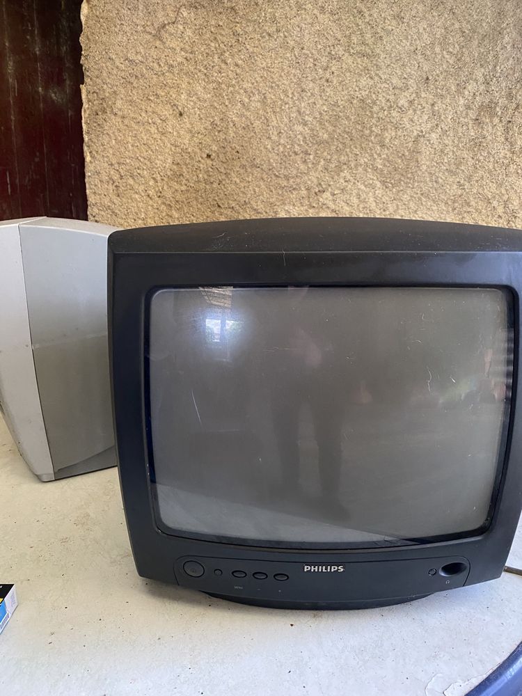 Conjunto de 3 Televisões