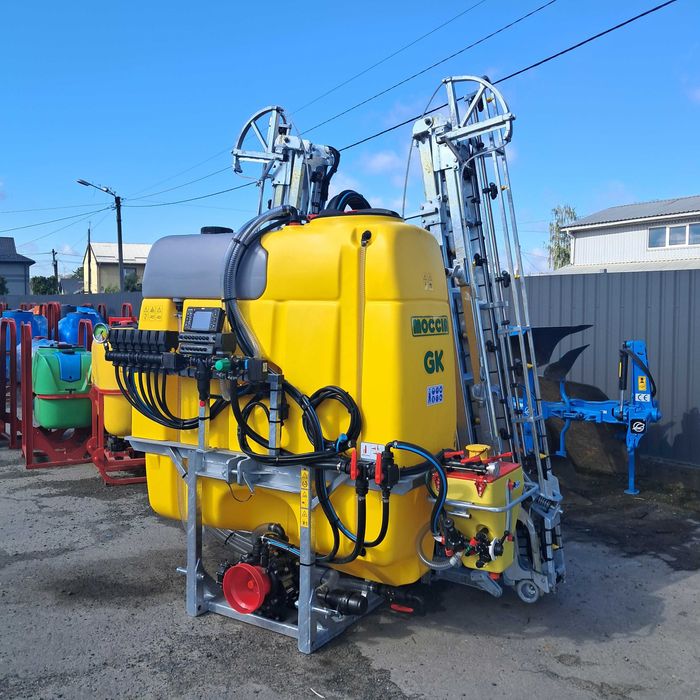 Opryskiwacz zawieszany hydrauliczny polowy Moccia 1000L 16m Włochy