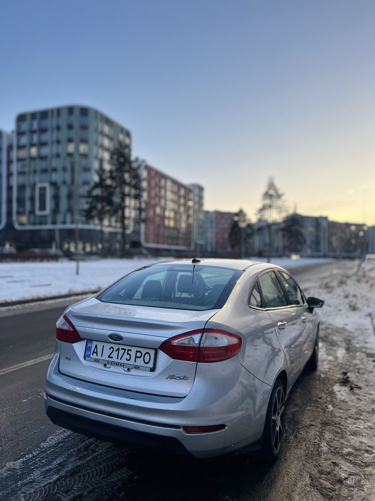 Ford Fiesta 2017, 1.6 газ/бензин