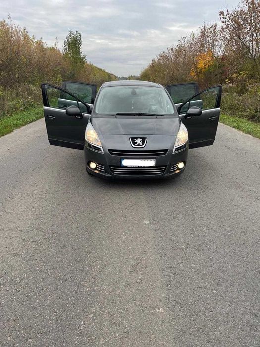 Peugeot 5008 2010рік 1,6 дизель