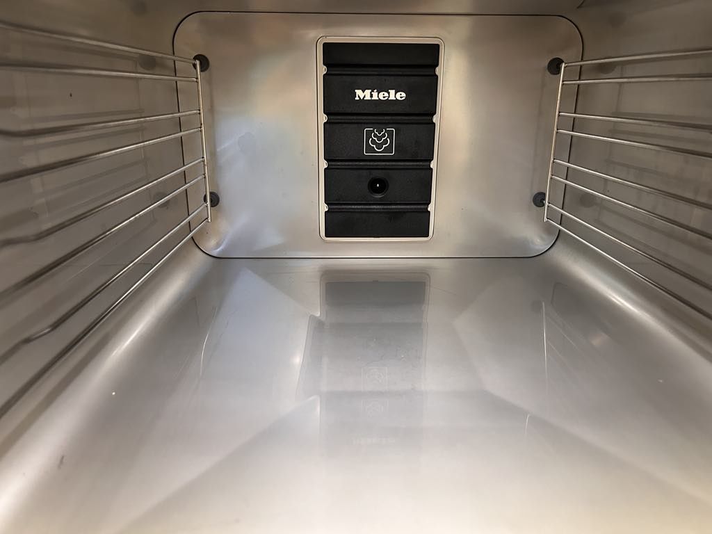 Miele- piekarnik parowy z funkcją mikrofali