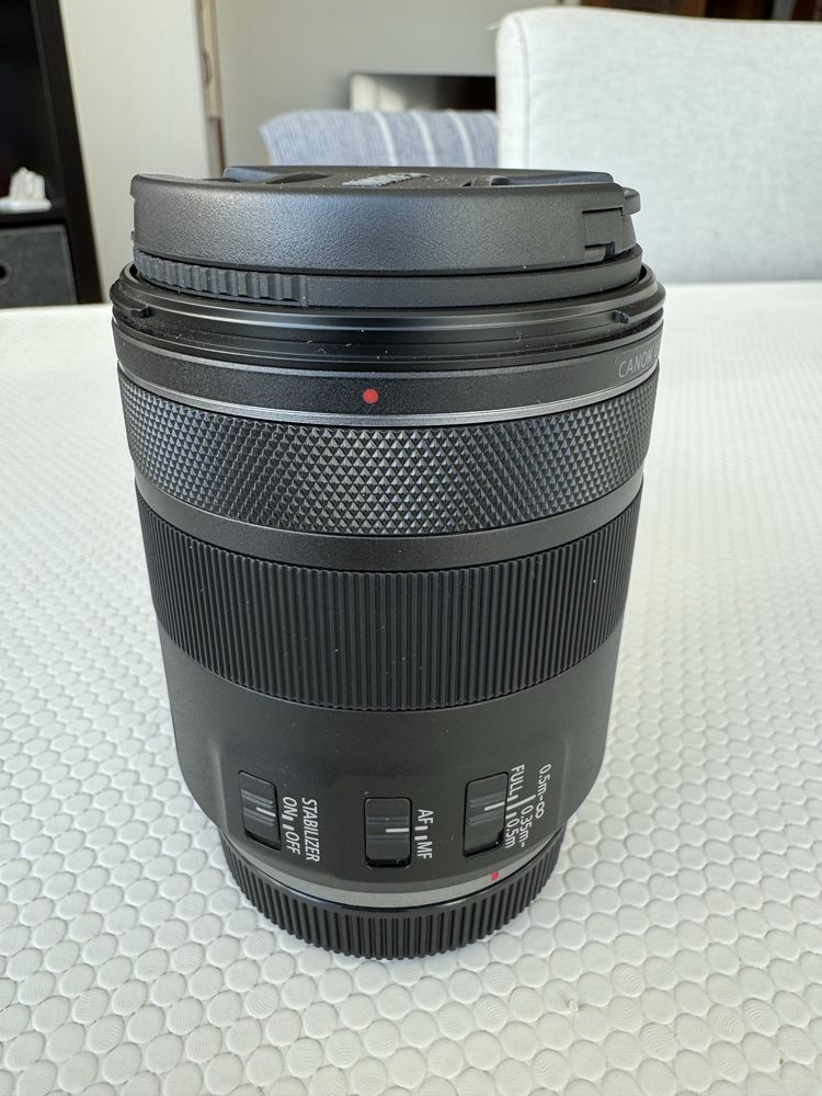 Canon RF 85mm f/2 Macro IS STM
