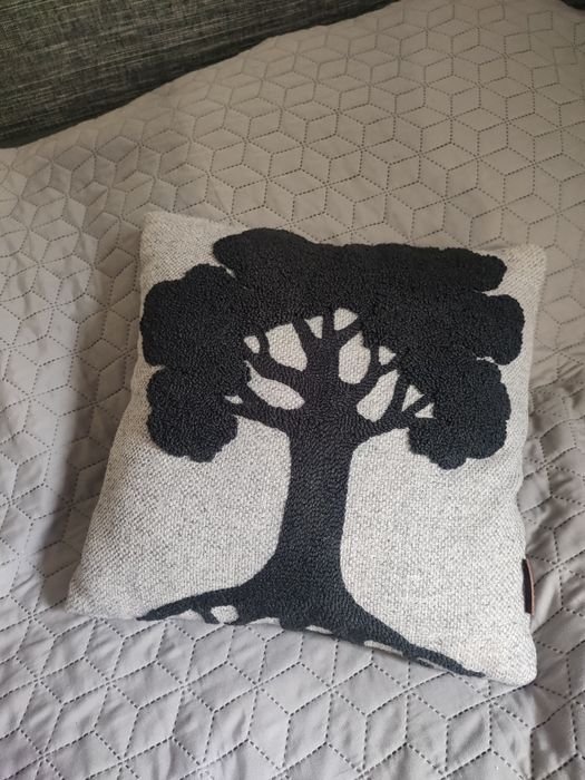 Декоративна  наволочка 40х40"Дерево життя" декорована ковровою вишивко