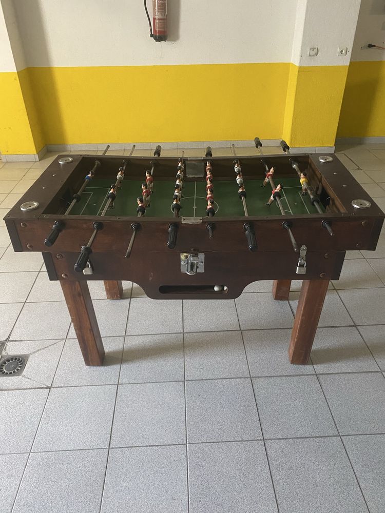 Aluguer da mesa de matraquilhos-Bom estado