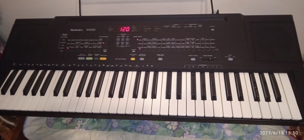 Piano órgão  tecniks