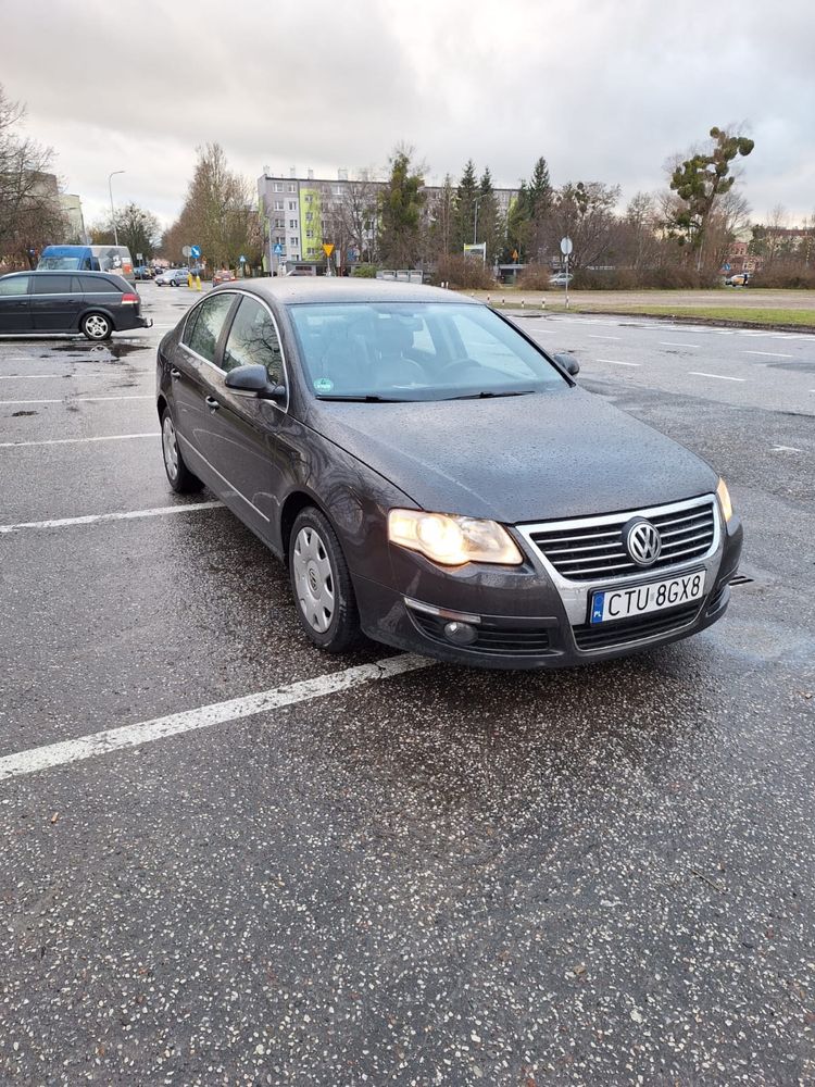 VW Passat w sedanie 1.6 FSI