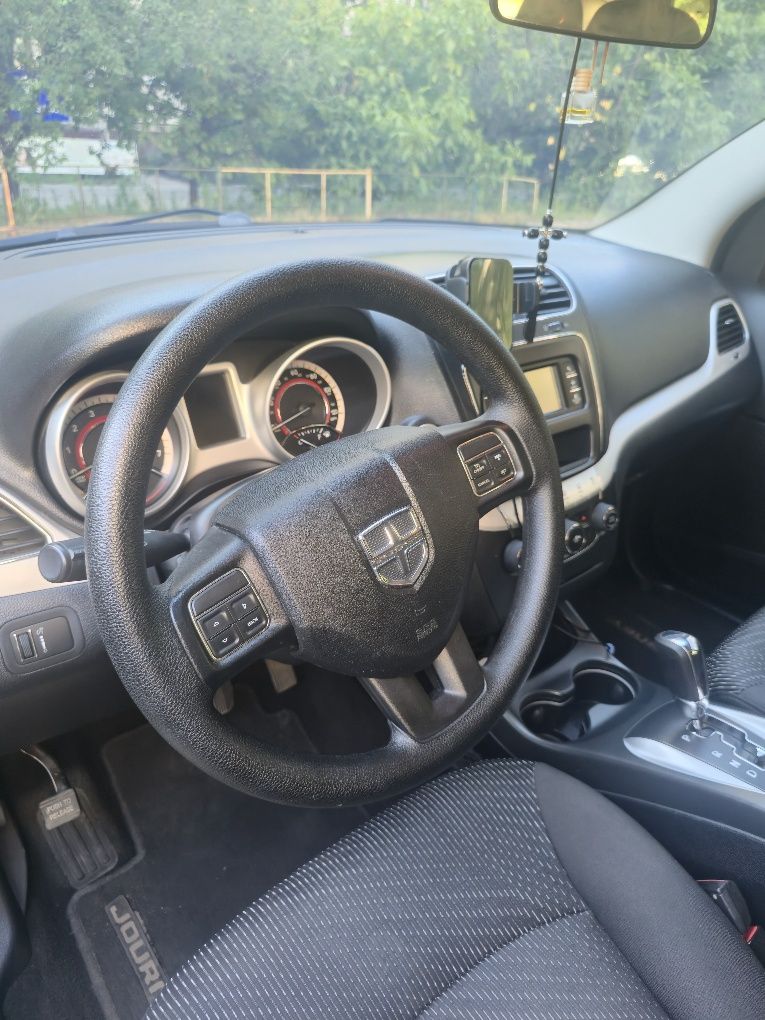 Продам свій автомобіль DODGE JOURNEY 2016р.в., газ/бензин.
