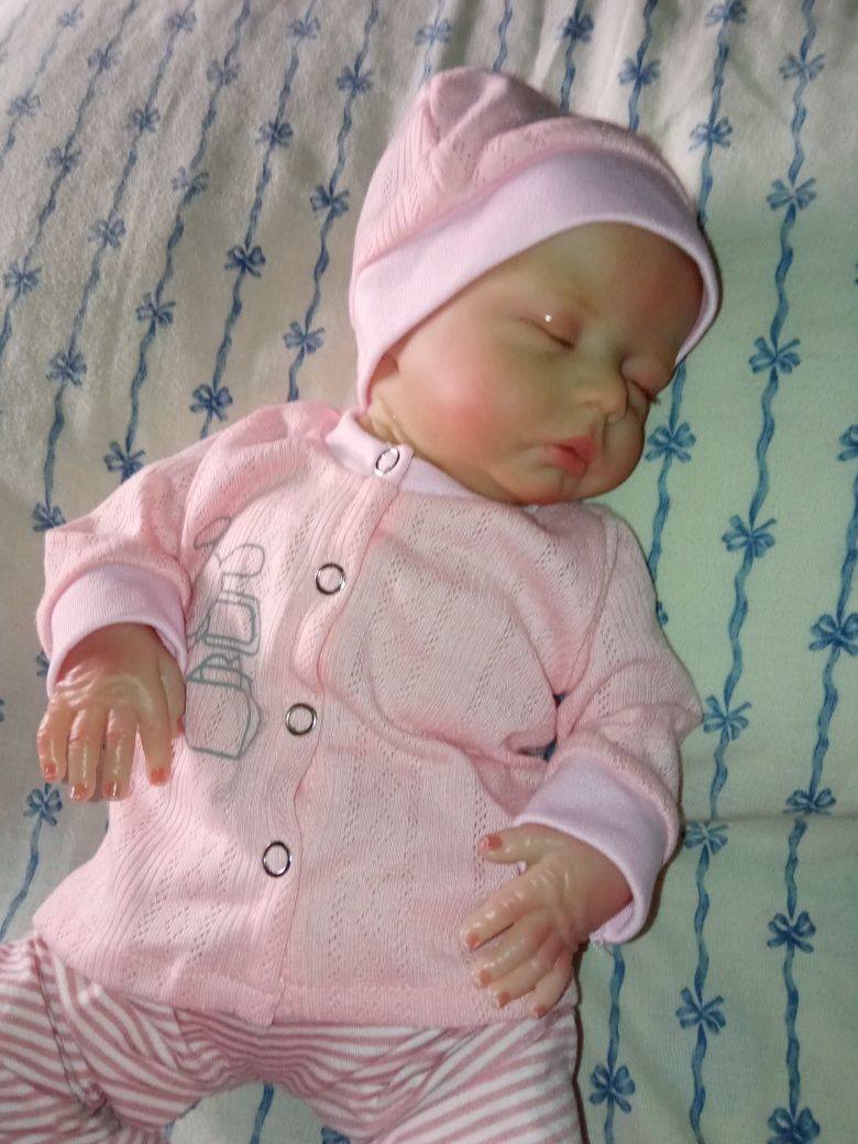 Bebê Reborn Encantando Corações E.  Muito Mais .São três  bebés PROMOÇ