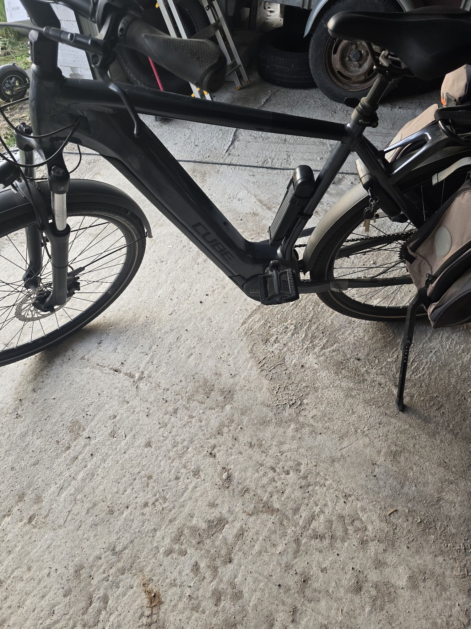 Rower tuystyczny Cube TOURING  Pro