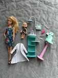 Barbie FXP16 dentystka z pacjentką i akcesoriami.