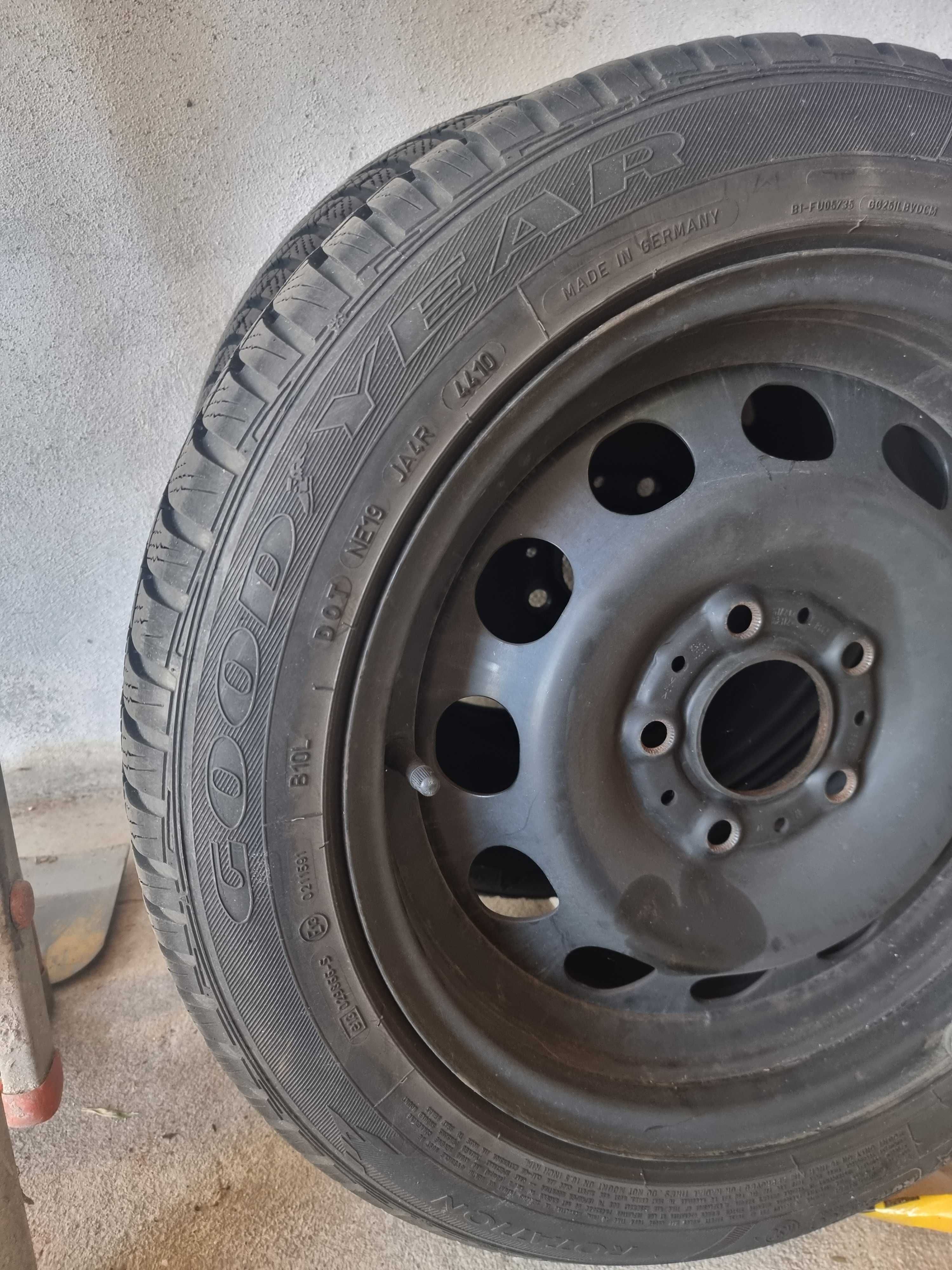 Pneus GOODYEAR 195/55 R16 ULTRAGRIP 7 87H (pouco rodaram)  + Jantes