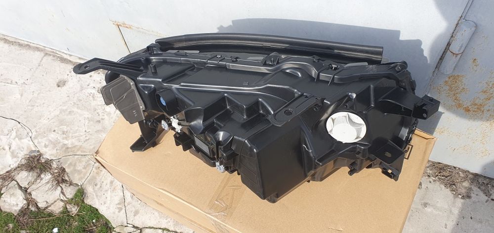 Фари Toyota land cruiser 300