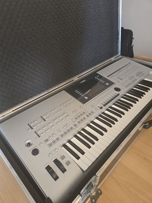Yamaha Tyros 4 w IDEALNYM STANIE
