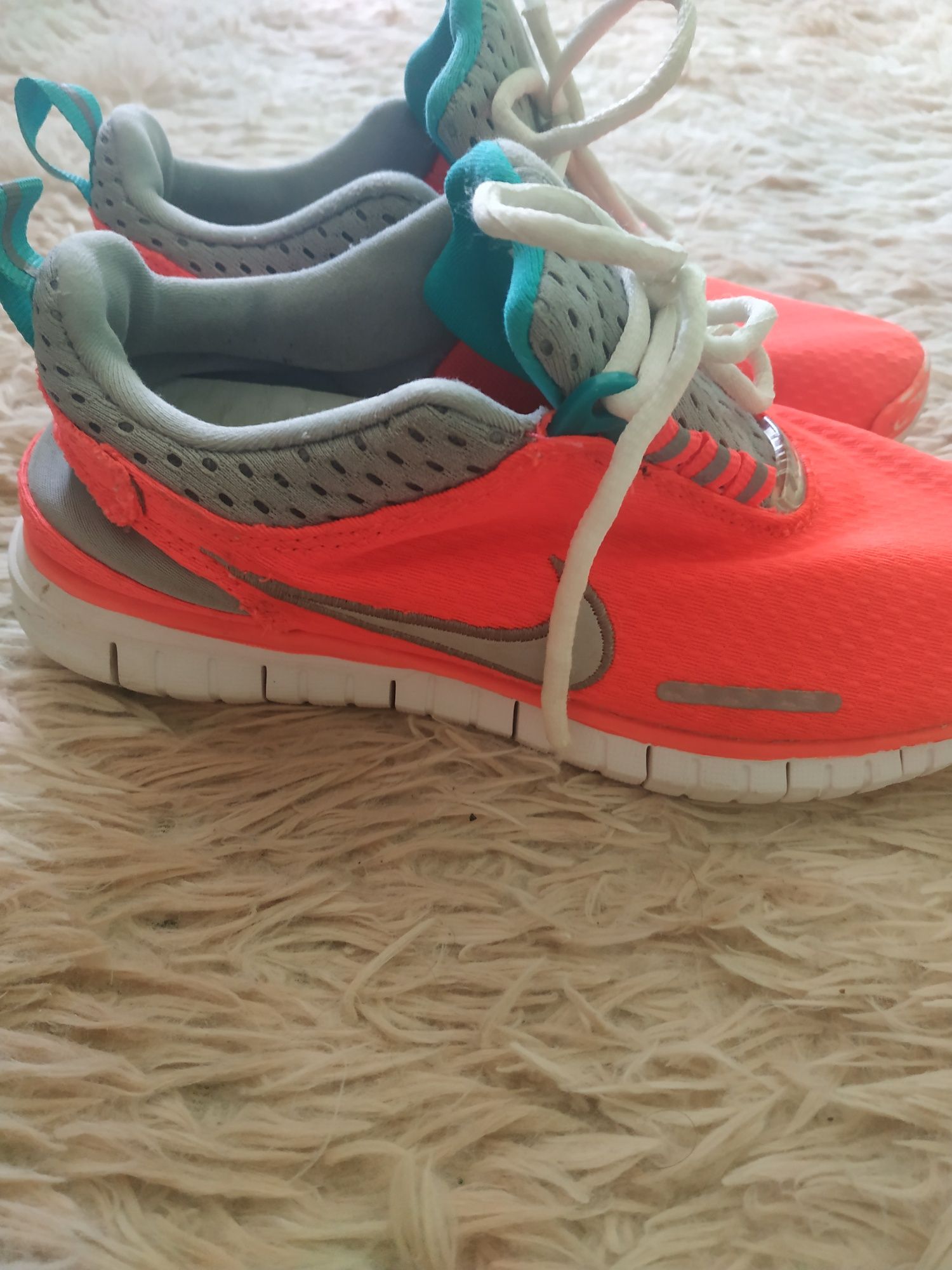 Красовки жіночі Nike