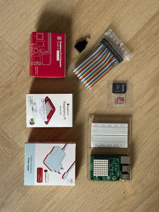 Raspberry Pi 4 model B 4GB + Sense Hat + microSD 64GB