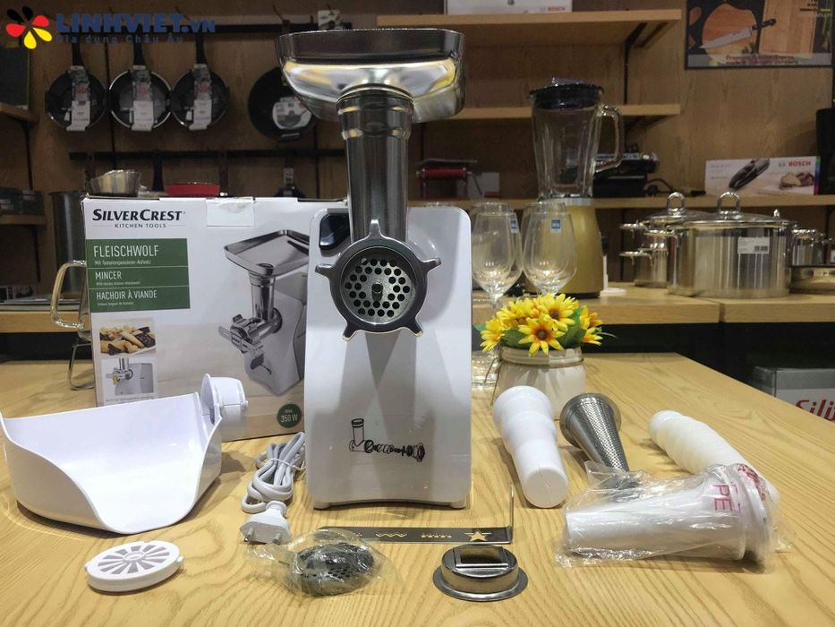 М'ясорубка SilverCrest SFW 350 D3