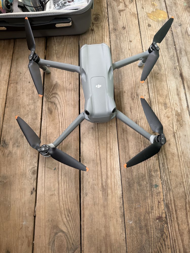 Air 3 з кейсом .