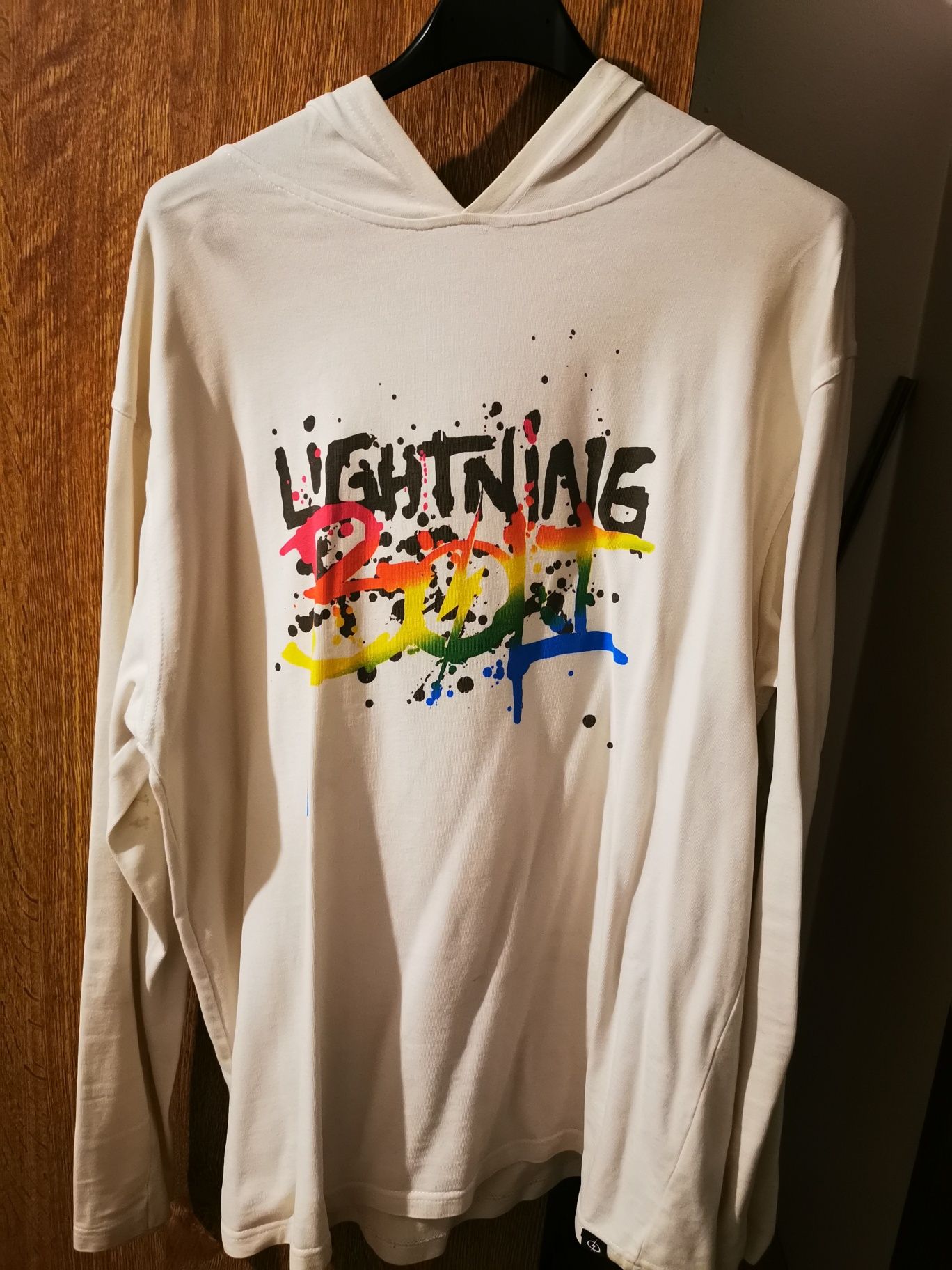 Camisola lighting bolt