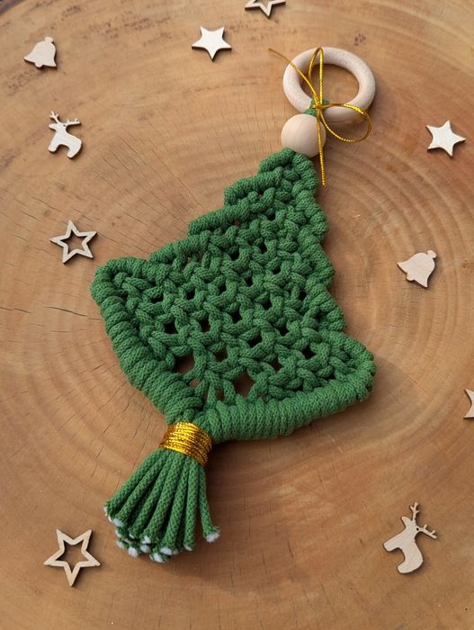 Zielona choinka makrama zawieszka rekodzieło
