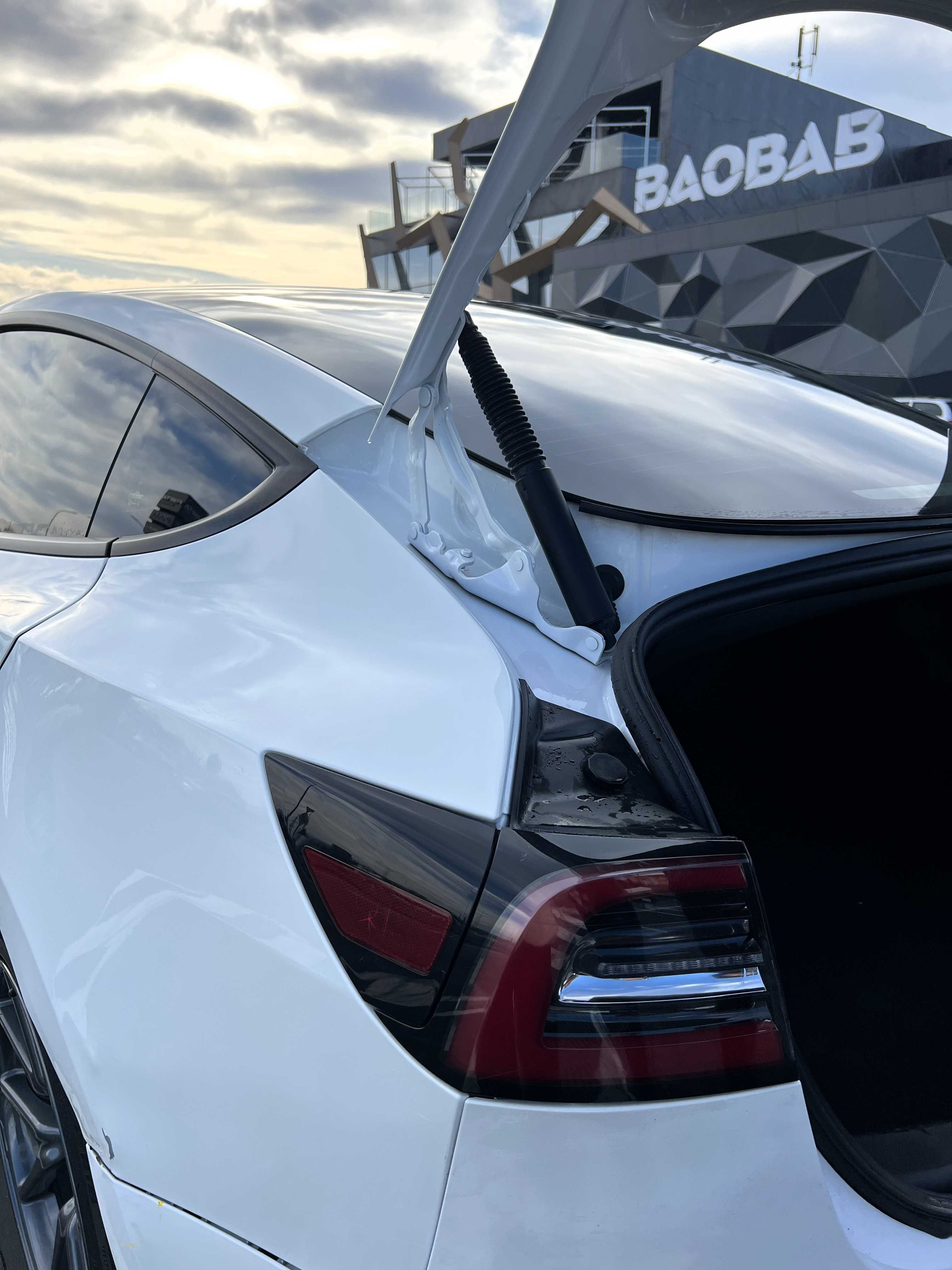 Tesla Model 3 Long Range Dual Motor AWD 2021 рік