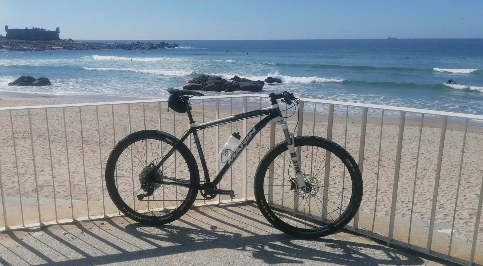 Bike btt muito bem equipada