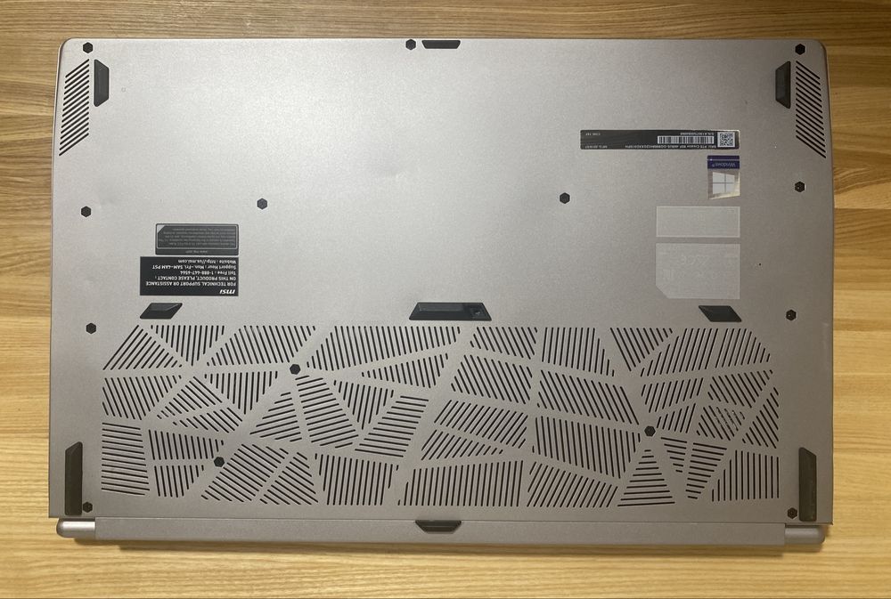 MSI P75 Creator 9SF | i9-9 | RTX 2070 MAX-Q| 32 | 1 tb | 17”