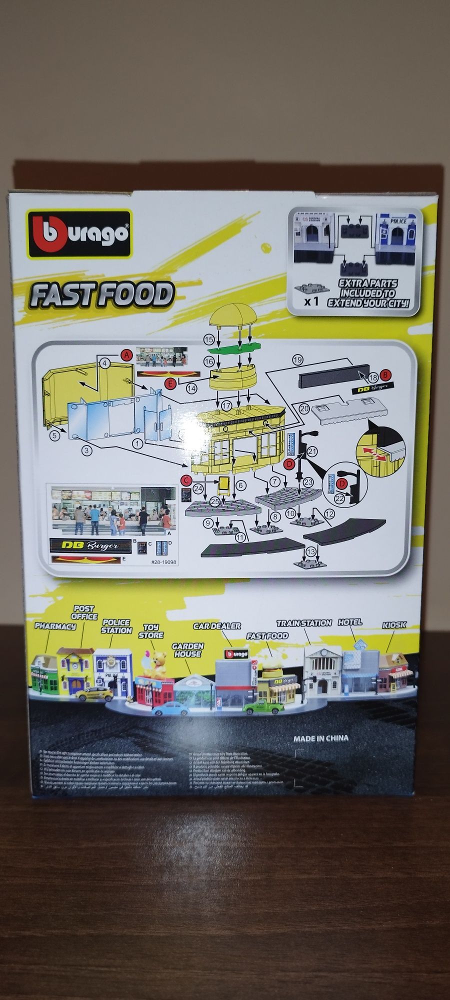 Zestaw Bburago Street Fire City Cast Fast Food z VW Polo  1:43.