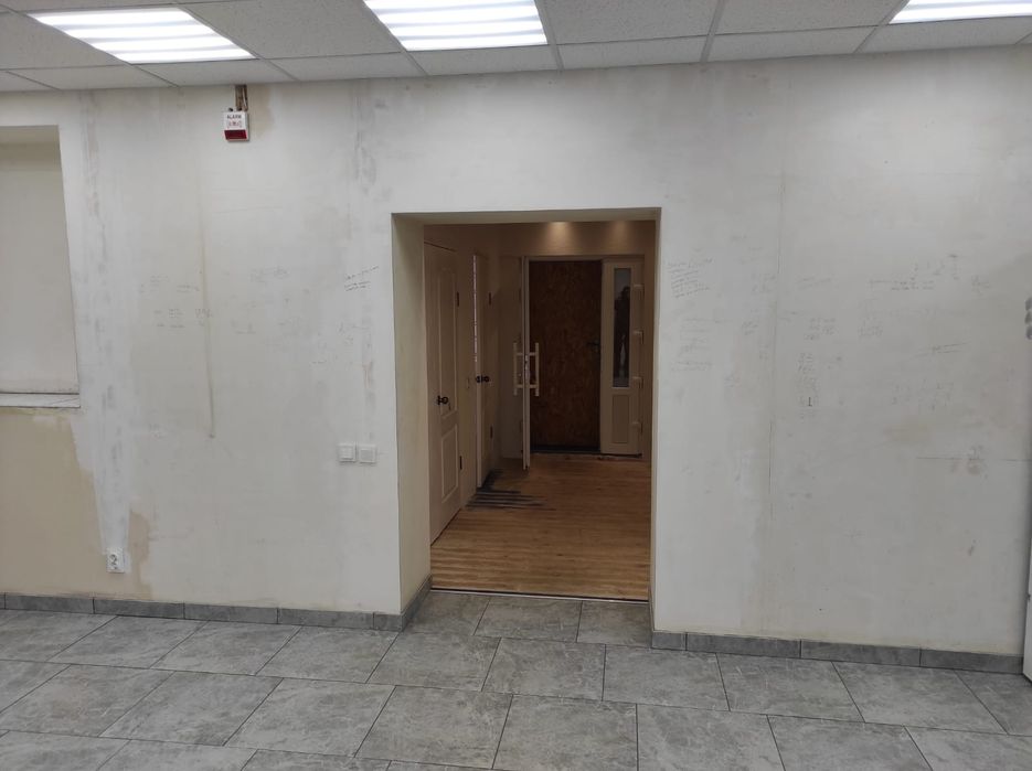 Продам комерційне приміщення, площа 71.7кв.м.