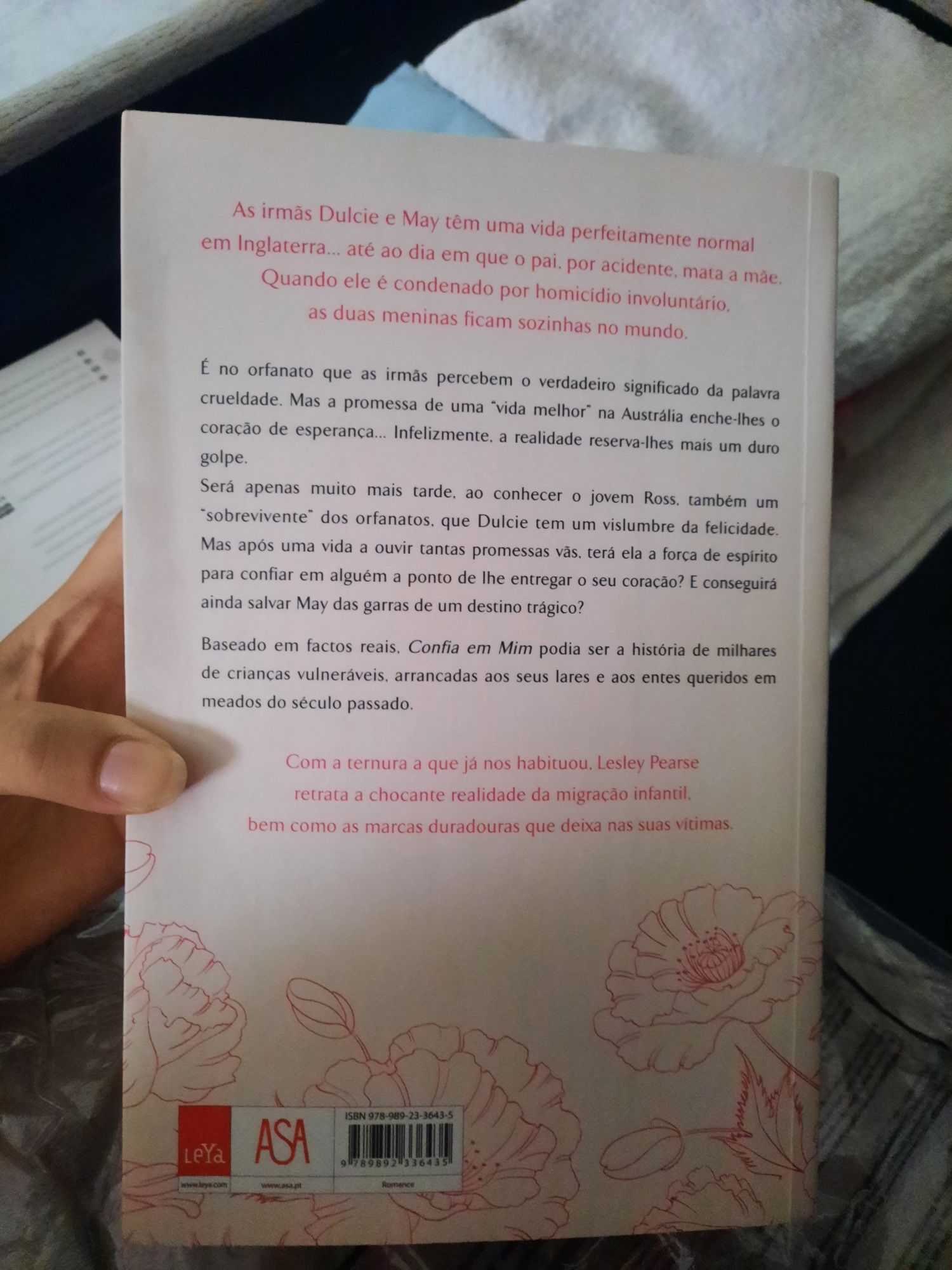 Livro CONFIA EM MIM de Lesley Pearse