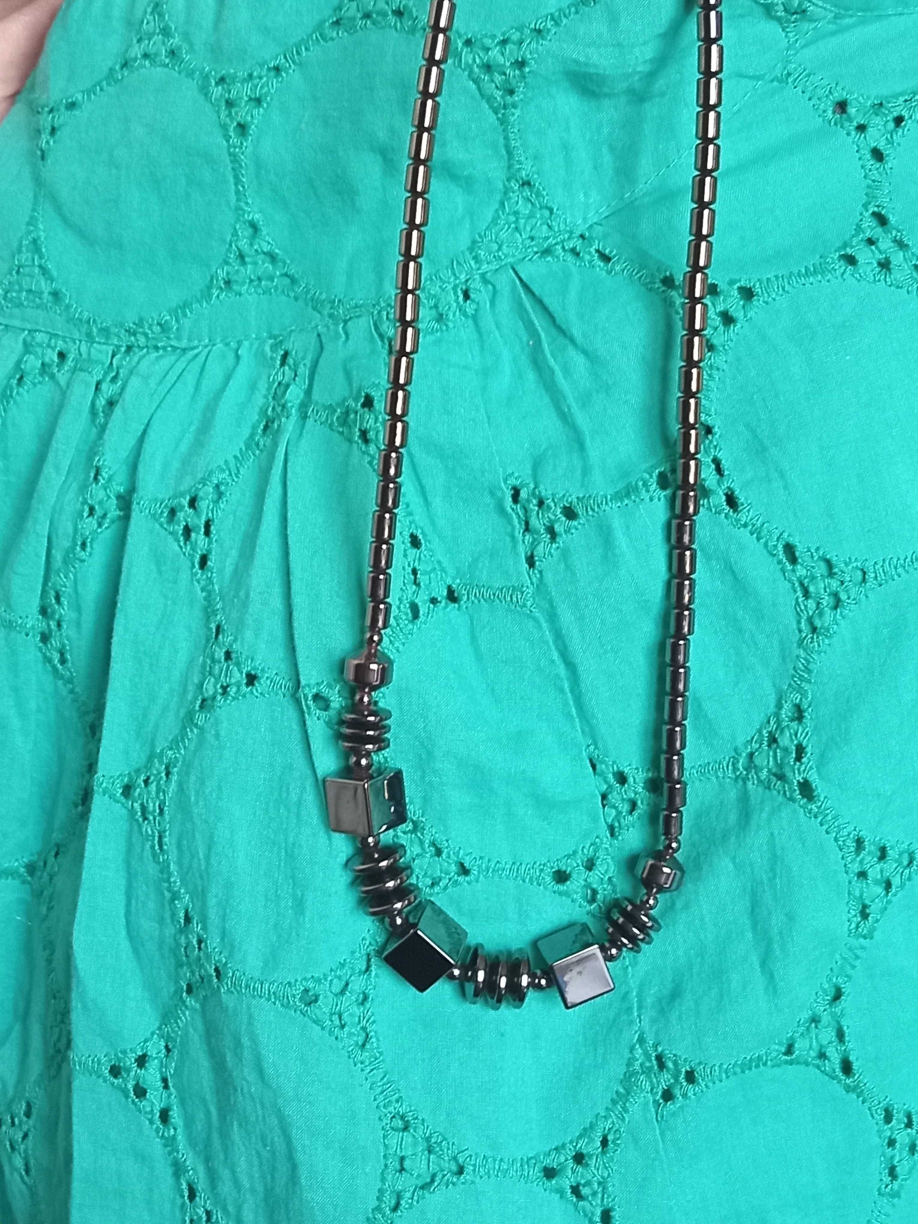Подарочное ожерелье с натуральным гематитом.